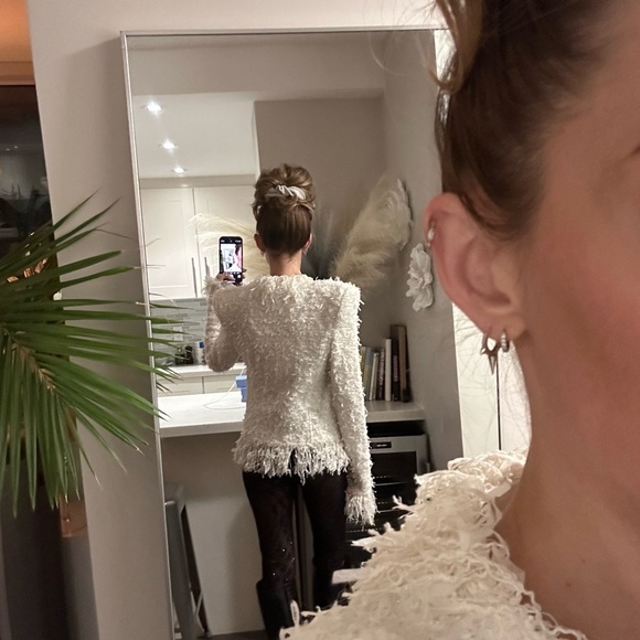 Balmain stunning white and cream fringe blazer! ๐ - Picture 5 of 11
